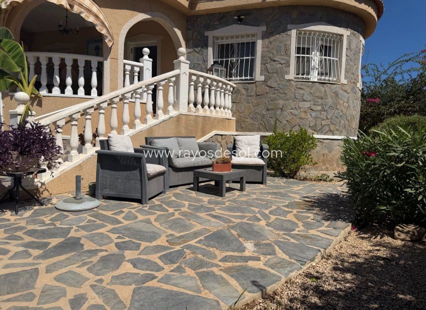 3 Zimmer Villa zu verkaufen in Lo Pepin mit Pool - 399.000 € (Ref: 10070211)