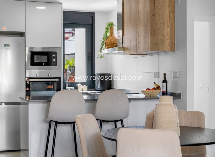 2 slaapkamer Appartement te koop in Villamartin met zwembad - € 279.000 (Ref: 10070212)