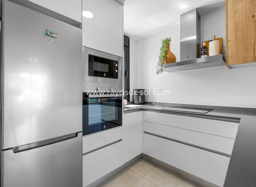 2 slaapkamer Appartement te koop in Villamartin met zwembad - € 279.000 (Ref: 10070212)