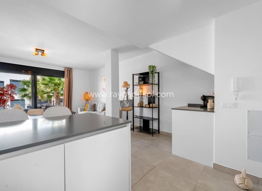 2 slaapkamer Appartement te koop in Villamartin met zwembad - € 279.000 (Ref: 10070212)