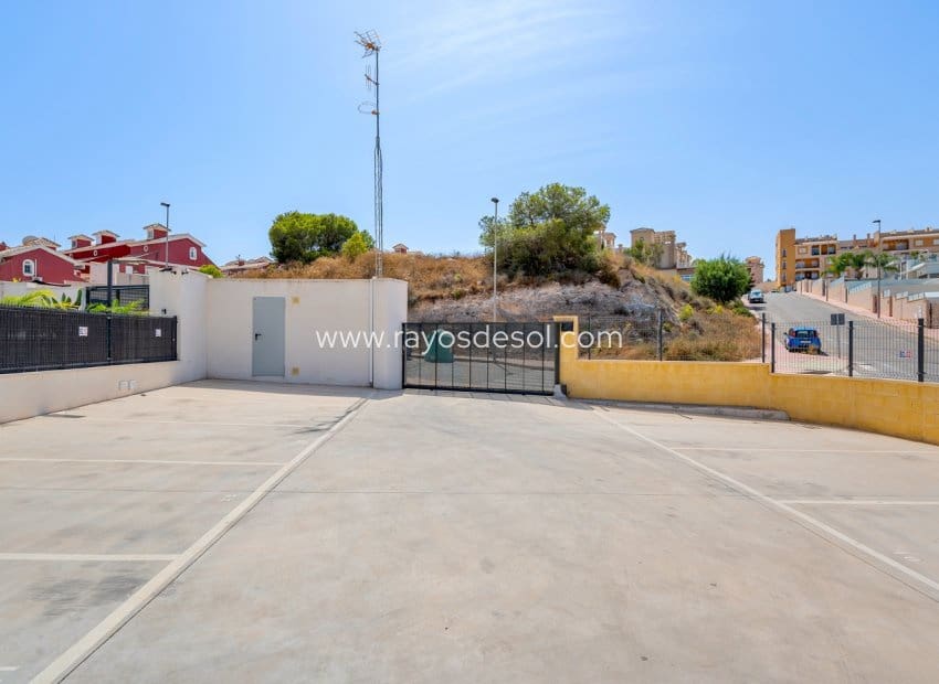 2 slaapkamer Appartement te koop in Villamartin met zwembad - € 279.000 (Ref: 10070212)