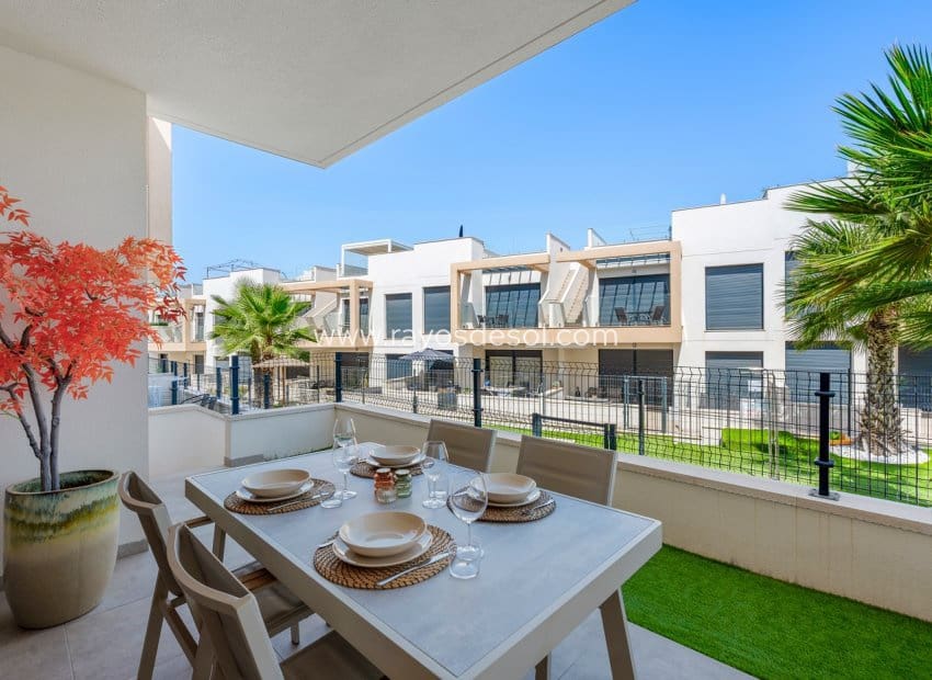 2 slaapkamer Appartement te koop in Villamartin met zwembad - € 279.000 (Ref: 10070212)
