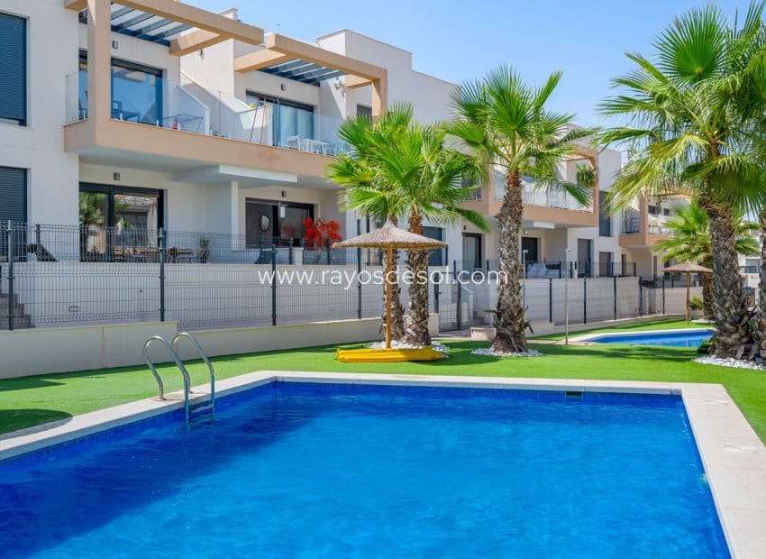2 slaapkamer Appartement te koop in Villamartin met zwembad - € 279.000 (Ref: 10070212)
