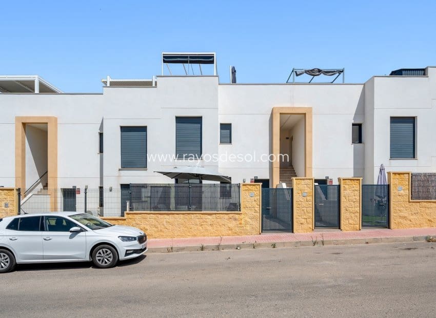 2 slaapkamer Appartement te koop in Villamartin met zwembad - € 279.000 (Ref: 10070212)