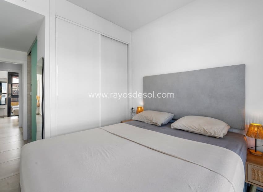 2 slaapkamer Appartement te koop in Villamartin met zwembad - € 279.000 (Ref: 10070212)