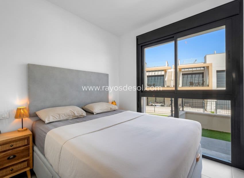 2 slaapkamer Appartement te koop in Villamartin met zwembad - € 279.000 (Ref: 10070212)