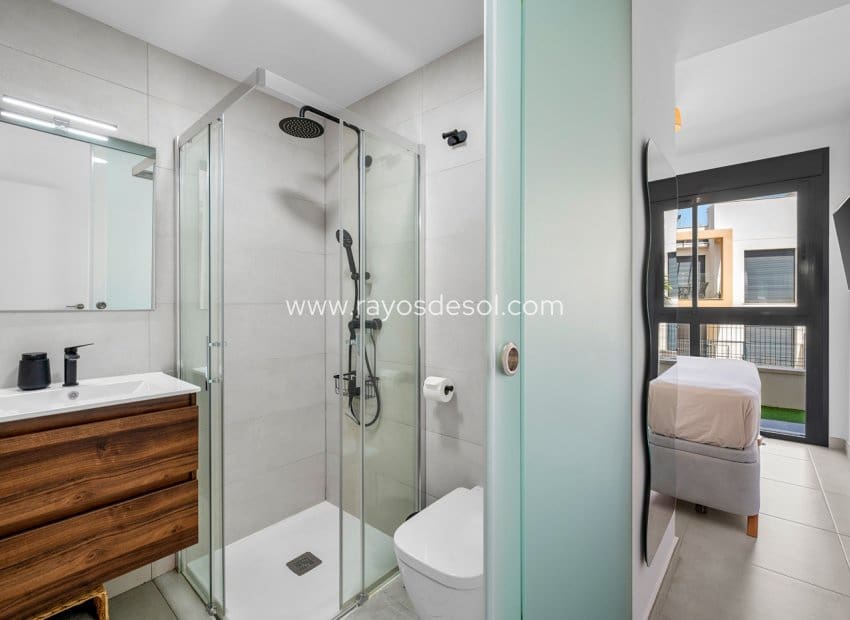 2 slaapkamer Appartement te koop in Villamartin met zwembad - € 279.000 (Ref: 10070212)