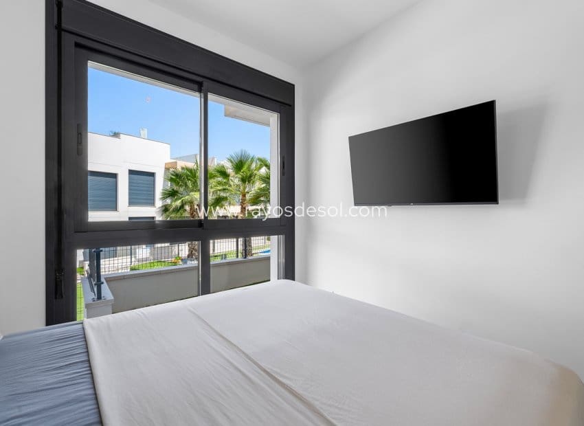 2 slaapkamer Appartement te koop in Villamartin met zwembad - € 279.000 (Ref: 10070212)
