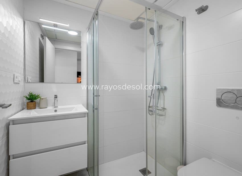 2 slaapkamer Appartement te koop in Villamartin met zwembad - € 279.000 (Ref: 10070212)
