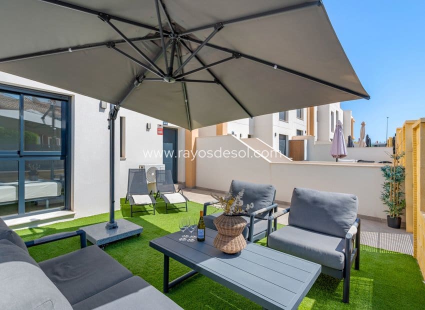 2 slaapkamer Appartement te koop in Villamartin met zwembad - € 279.000 (Ref: 10070212)