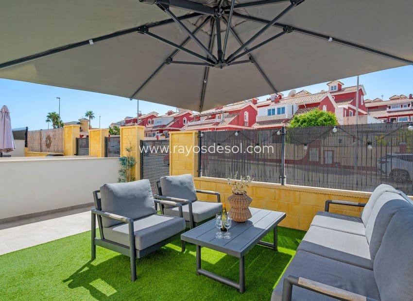 2 slaapkamer Appartement te koop in Villamartin met zwembad - € 279.000 (Ref: 10070212)