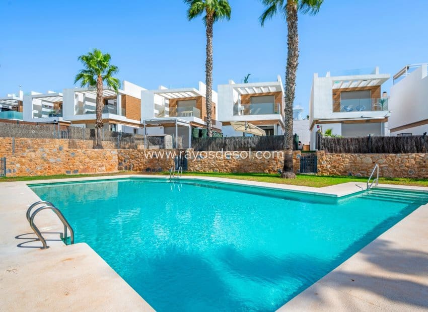 3 camera da letto Villa in vendita in Villamartin con piscina - 429.000 € (Rif: 10070213)