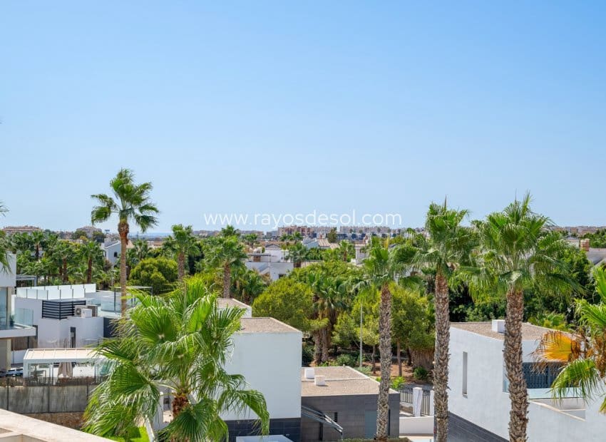 3 camera da letto Villa in vendita in Villamartin con piscina - 429.000 € (Rif: 10070213)