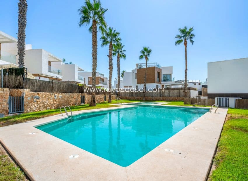 3 camera da letto Villa in vendita in Villamartin con piscina - 429.000 € (Rif: 10070213)