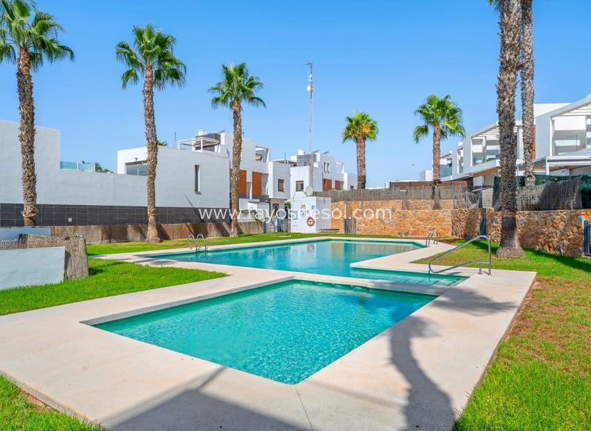 3 camera da letto Villa in vendita in Villamartin con piscina - 429.000 € (Rif: 10070213)