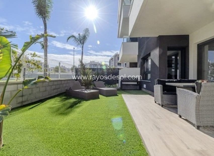 2 Zimmer Apartment zu verkaufen in Filipinas mit Pool - 239.000 € (Ref: 10070214)