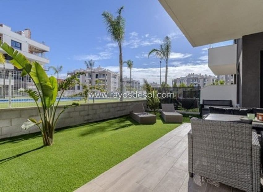2 Zimmer Apartment zu verkaufen in Filipinas mit Pool - 239.000 € (Ref: 10070214)