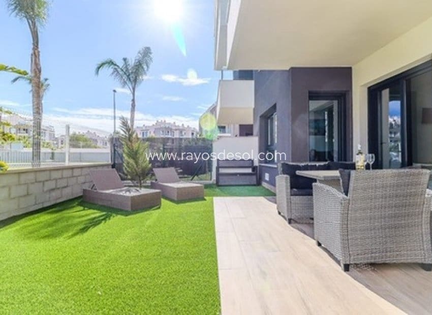 2 Zimmer Apartment zu verkaufen in Filipinas mit Pool - 239.000 € (Ref: 10070214)