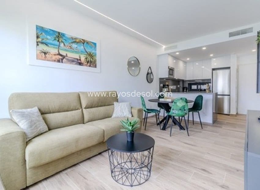 2 Zimmer Apartment zu verkaufen in Filipinas mit Pool - 239.000 € (Ref: 10070214)