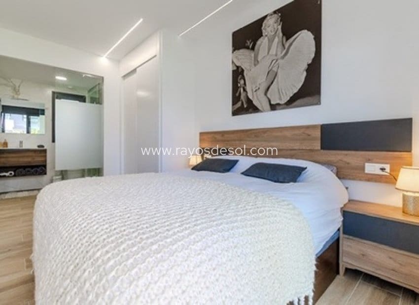2 Zimmer Apartment zu verkaufen in Filipinas mit Pool - 239.000 € (Ref: 10070214)