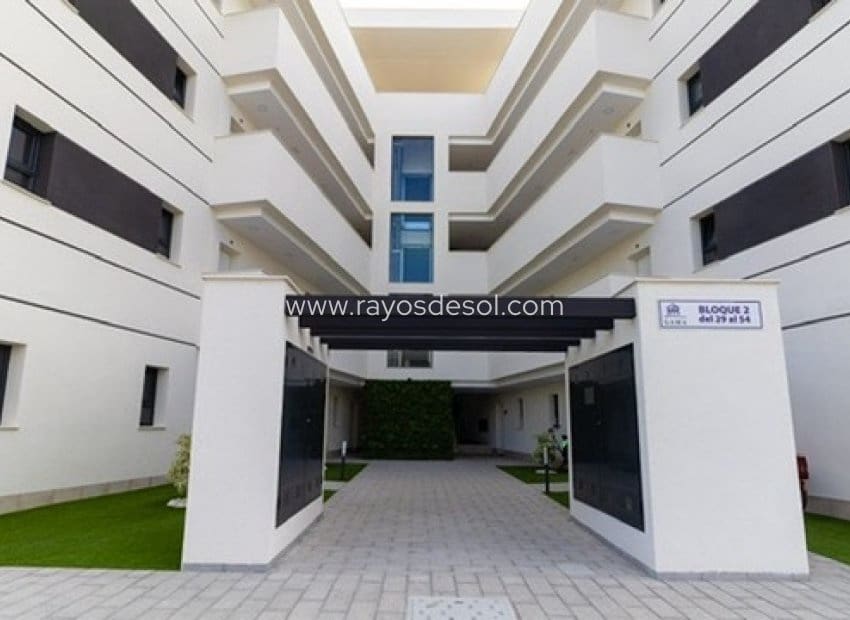 2 Zimmer Apartment zu verkaufen in Filipinas mit Pool - 239.000 € (Ref: 10070214)