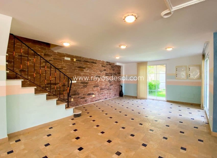 7 sovrum Villa till salu i Villamartin med pool - 1 080 000 € (Ref: 10076560)