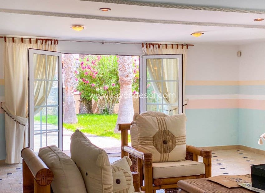7 sovrum Villa till salu i Villamartin med pool - 1 080 000 € (Ref: 10076560)