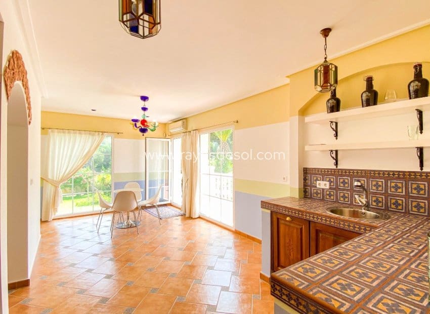 7 sovrum Villa till salu i Villamartin med pool - 1 080 000 € (Ref: 10076560)