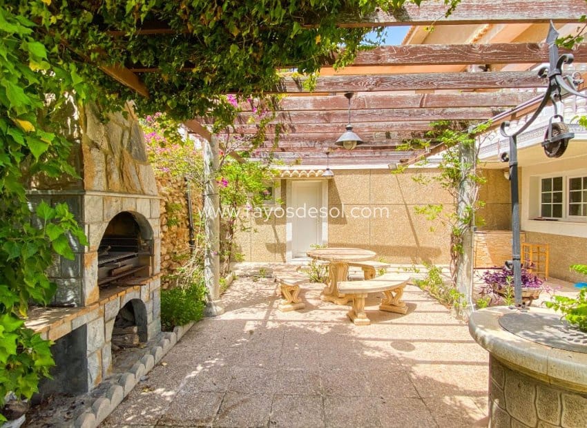7 sovrum Villa till salu i Villamartin med pool - 1 080 000 € (Ref: 10076560)