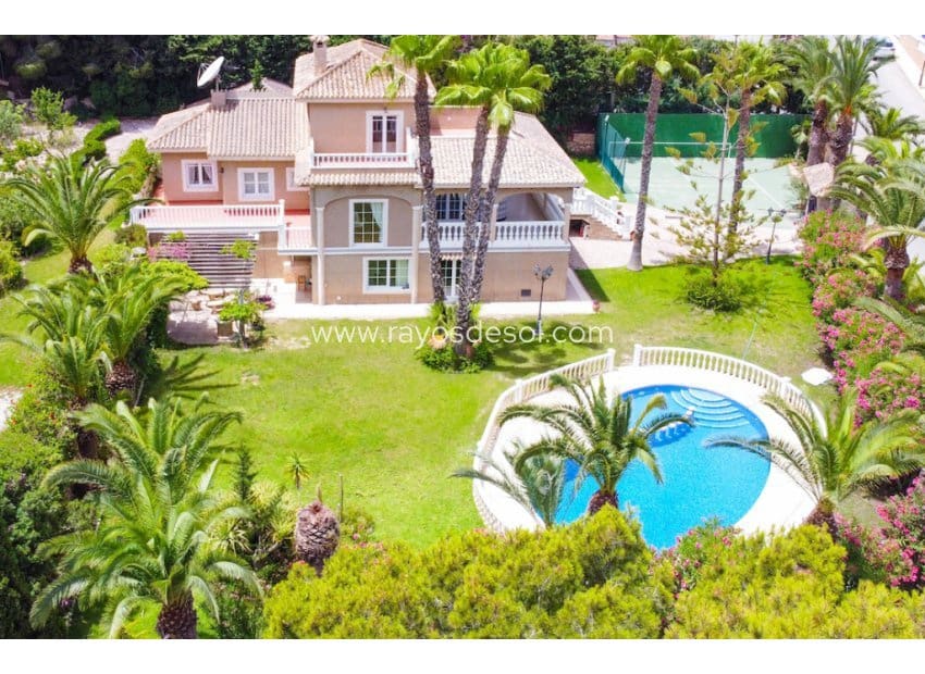 7 sovrum Villa till salu i Villamartin med pool - 1 080 000 € (Ref: 10076560)