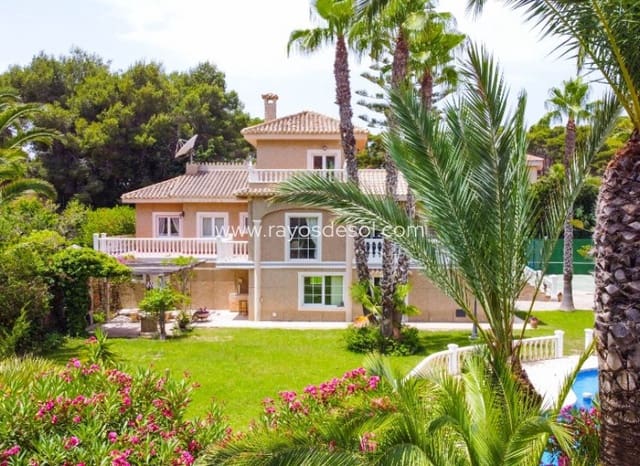 7 sovrum Villa till salu i Villamartin, Orihuela med pool - 1 080 000 € (Ref: 10076560)