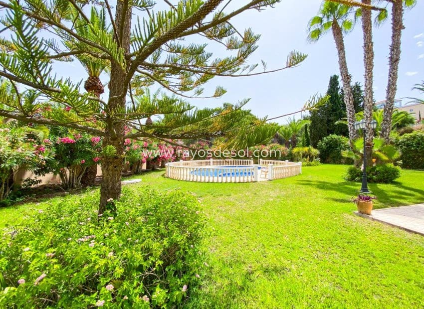 7 sovrum Villa till salu i Villamartin med pool - 1 080 000 € (Ref: 10076560)