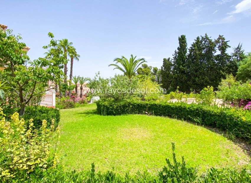7 sovrum Villa till salu i Villamartin med pool - 1 080 000 € (Ref: 10076560)