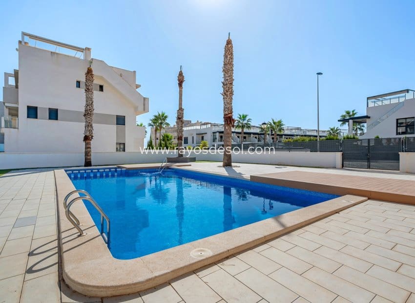 3 sypialnia Apartament na sprzedaż w Orihuela Costa z basenem - 189 000 € (Ref: 10076561)