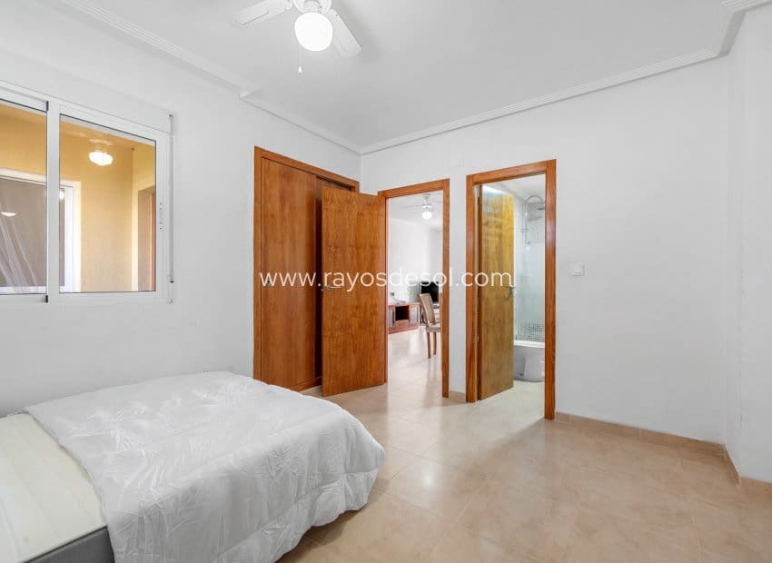3 sypialnia Apartament na sprzedaż w Orihuela Costa z basenem - 189 000 € (Ref: 10076561)