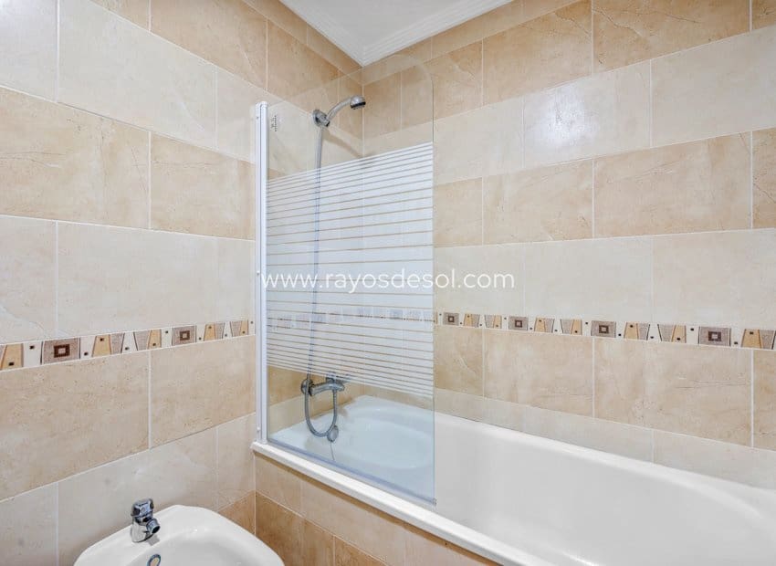 3 sypialnia Apartament na sprzedaż w Orihuela Costa z basenem - 189 000 € (Ref: 10076561)