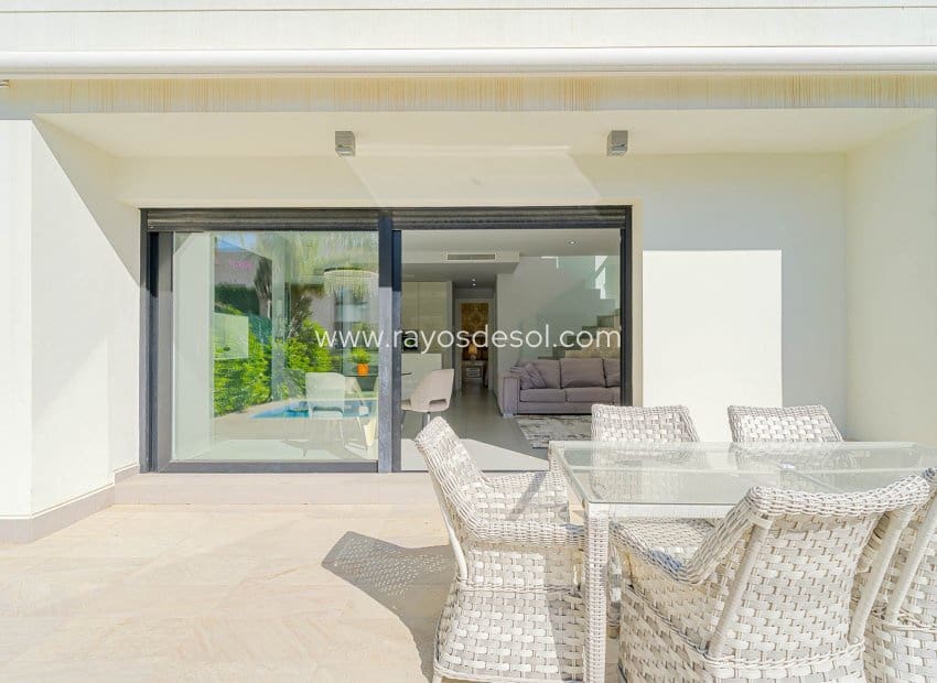 3 soveværelse Villa til salg i Ciudad Quesada med swimmingpool - € 458.900 (Ref: 10081423)