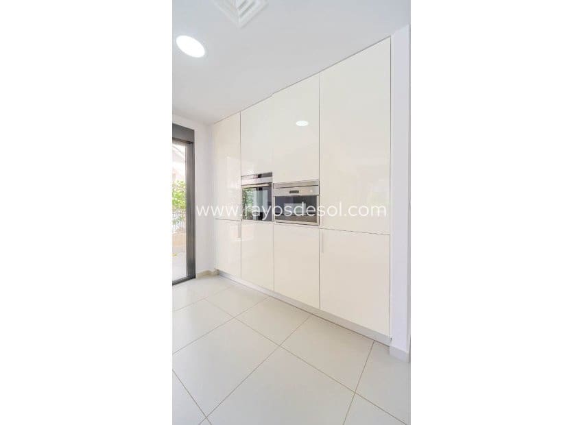 3 soveværelse Villa til salg i Ciudad Quesada med swimmingpool - € 458.900 (Ref: 10081423)