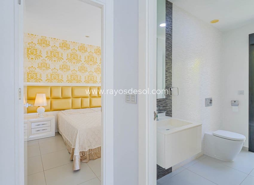 3 soveværelse Villa til salg i Ciudad Quesada med swimmingpool - € 458.900 (Ref: 10081423)
