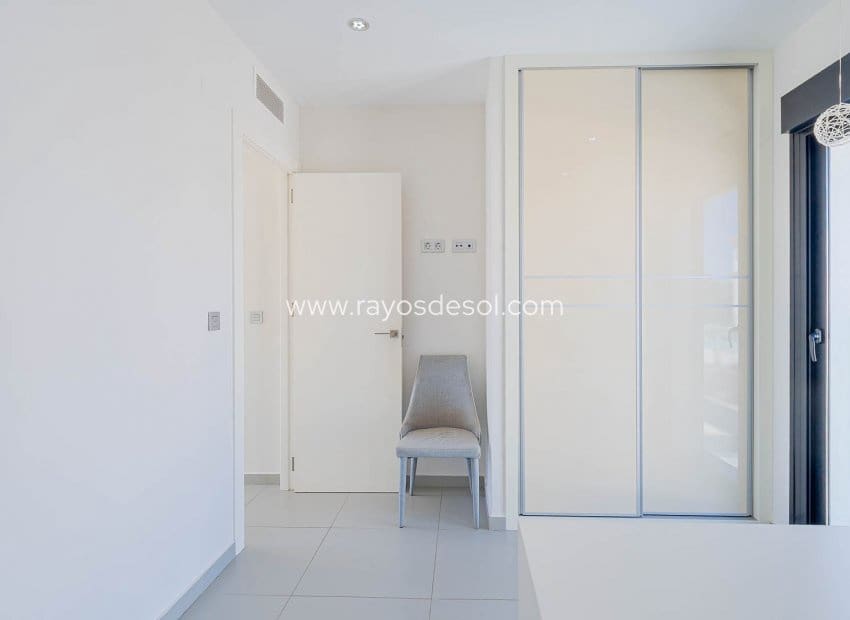 3 soveværelse Villa til salg i Ciudad Quesada med swimmingpool - € 458.900 (Ref: 10081423)