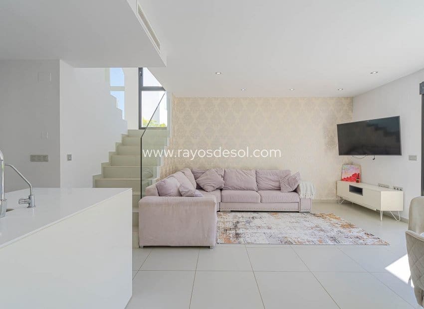 3 soveværelse Villa til salg i Ciudad Quesada med swimmingpool - € 458.900 (Ref: 10081423)