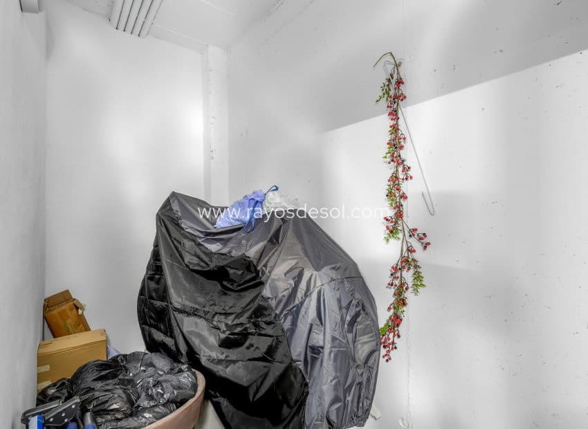 Apartamento de 2 habitaciones en Torrevieja en venta - 295.000 € (Ref: 10081425)