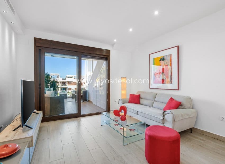 Apartamento de 2 habitaciones en Torrevieja en venta - 295.000 € (Ref: 10081425)