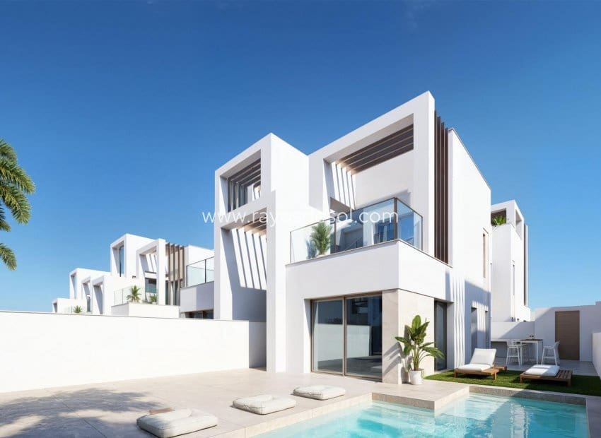3 Zimmer Villa zu verkaufen in Los Alcazares mit Pool - 645.000 € (Ref: 10081433)