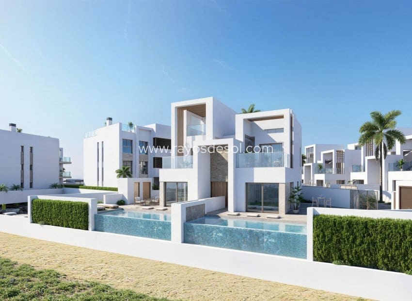 3 Zimmer Villa zu verkaufen in Los Alcazares mit Pool - 645.000 € (Ref: 10081433)
