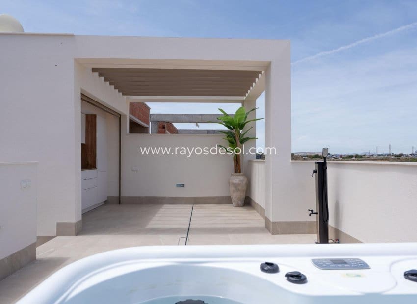 3 Zimmer Villa zu verkaufen in Los Alcazares mit Pool - 645.000 € (Ref: 10081433)