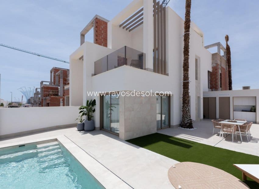 3 chambre Villa/Maison à vendre à Los Alcazares avec piscine - 469 000 € (Ref: 10081435)