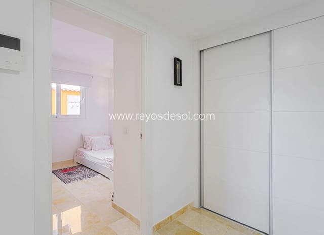 3 soveværelse Lejlighed til salg i Punta Prima, Torrevieja med swimmingpool - € 350.000 (Ref: 10094857)
