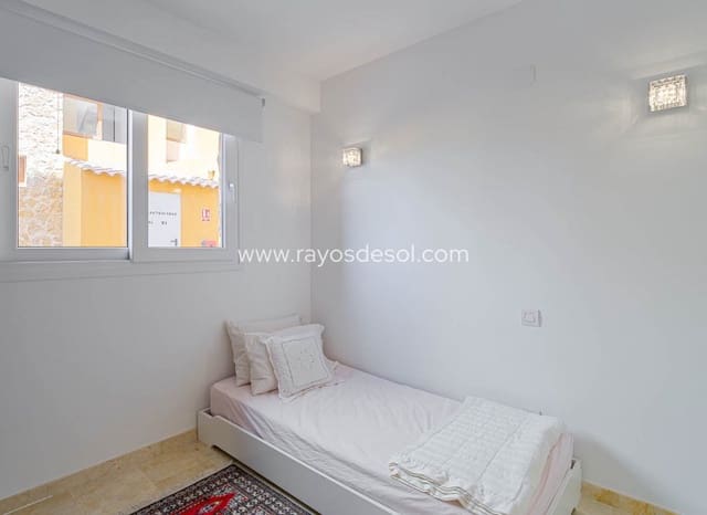3 soveværelse Lejlighed til salg i Punta Prima, Torrevieja med swimmingpool - € 350.000 (Ref: 10094857)