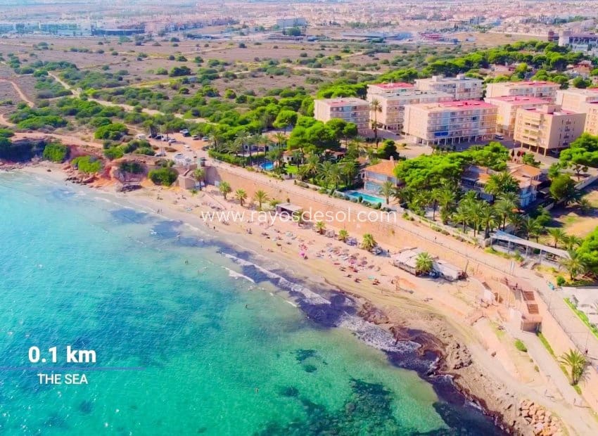 3 soveværelse Lejlighed til salg i Punta Prima med swimmingpool - € 350.000 (Ref: 10094857)